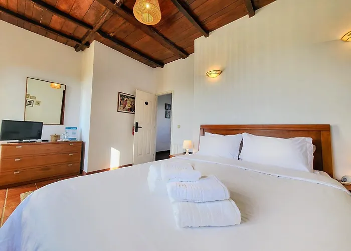 Guest house Torre De Santiago - Vila Praia de Ancora