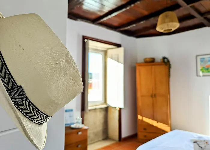 Guest house Torre De Santiago - Vila Praia de Ancora